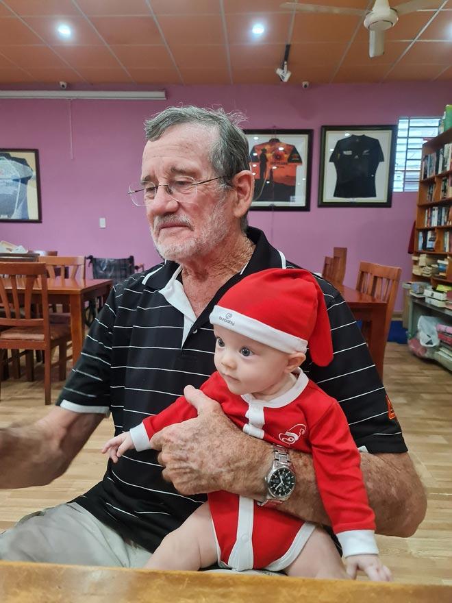 Cô gái Vũng Tàu lấy chồng 75 tuổi, phải nói dối là bố chồng-4