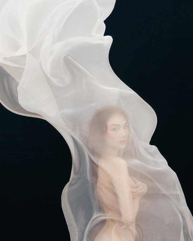 Minh Hằng tiếp tục bán nude dù từng bị coi là đăng ảnh phản cảm-8