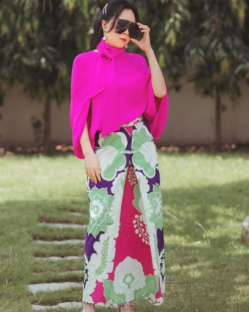 Phượng Chanel tự dìm hàng với phong cách quấn chăn ra đường-8