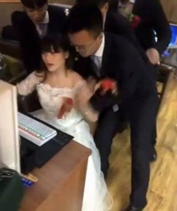 Vạn tình huống oái oăm chẳng ai ngờ sẽ xảy ra trong đám cưới-7