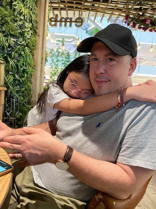 Con gái Thành Trung và vợ cũ trổ mã như thiếu nữ ở tuổi 12-7