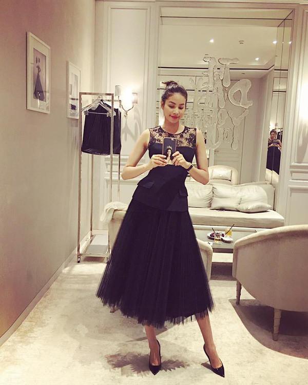 Nhìn Phạm Hương, Tiểu Vy diện váy voan là thấy cả bầu trời sang xịn-2