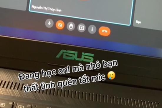 Nữ sinh thất tình quên tắt mic học online, khóc thảm thương giữa lớp