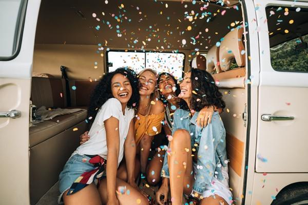 Hé lộ đường tình bạn của 12 cung hoàng đạo trong năm 2022-1