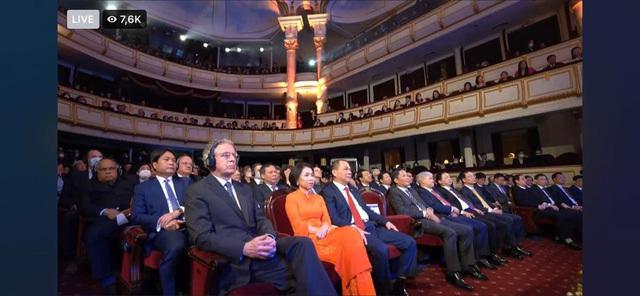 Người vợ kín tiếng của tỷ phú Phạm Nhật Vượng lần đầu xuất hiện-2