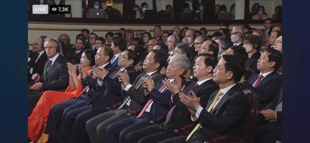 Người vợ kín tiếng của tỷ phú Phạm Nhật Vượng lần đầu xuất hiện-4