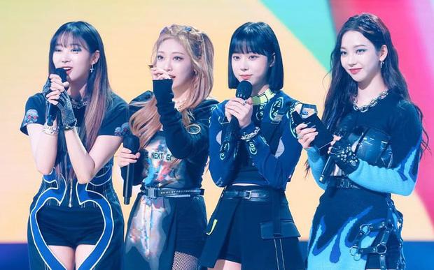 Bị chỉ trích vô cảm vì không khóc khi nhận giải, TWICE bị lôi ra bàn tán?-2