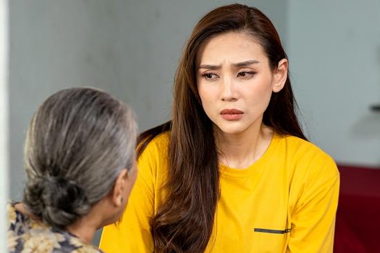 Võ Hoàng Yến làm mẹ đơn thân sau 17 năm trở lại diễn xuất