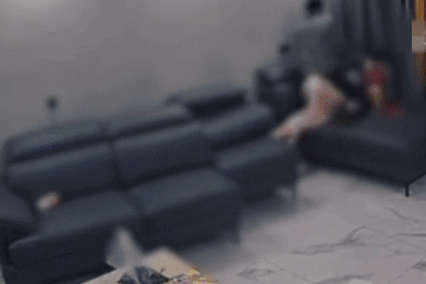 Đòi ly hôn, vợ bị chồng đánh đập dã man trước mặt con nhỏ-3