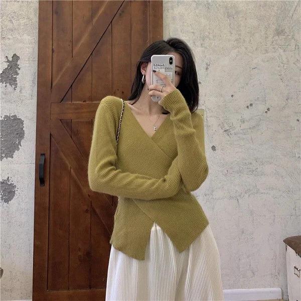 Mẫu áo len hot trend được săn lùng ráo riết dịp Tết năm nay-2