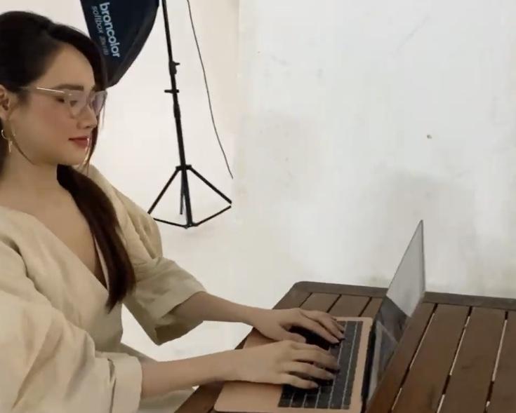 Nhã Phương tự tin mặc hở, cam thường không còn gầy rộc-12