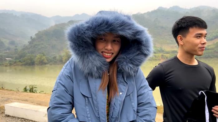 Rét tê tái, Thùy Tiên quất ngay áo phao giá rẻ ở chợ gây hài-5