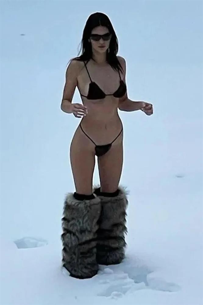 Run cầm cập trước ảnh Kendall Jenner diện bikini tí hon giữa tuyết-1