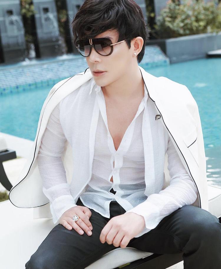 Nathan Lee khẳng định hàng xịn 100% giữa tin đồn bơm ngực-7