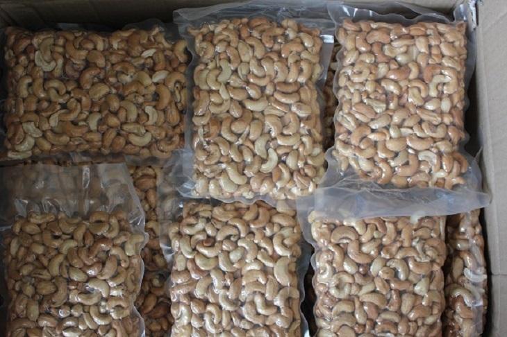 Mẹo bảo quản các loại hạt khô không bị ỉu trong suốt mấy ngày Tết-5