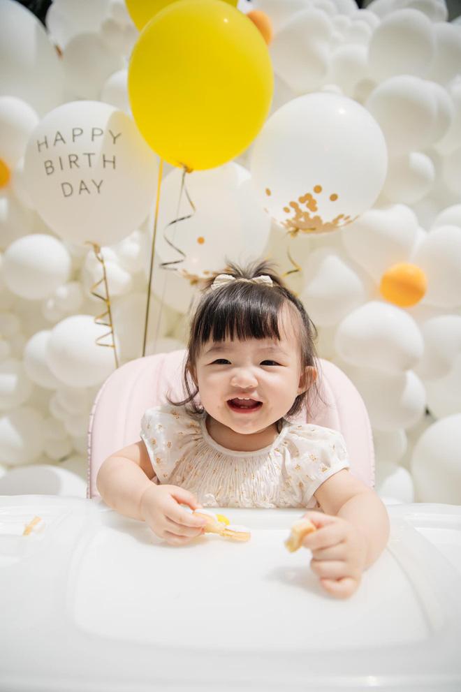 Tiểu thư nhà Đông Nhi nhập đường đua siêu xe, quyền lực át bố-7