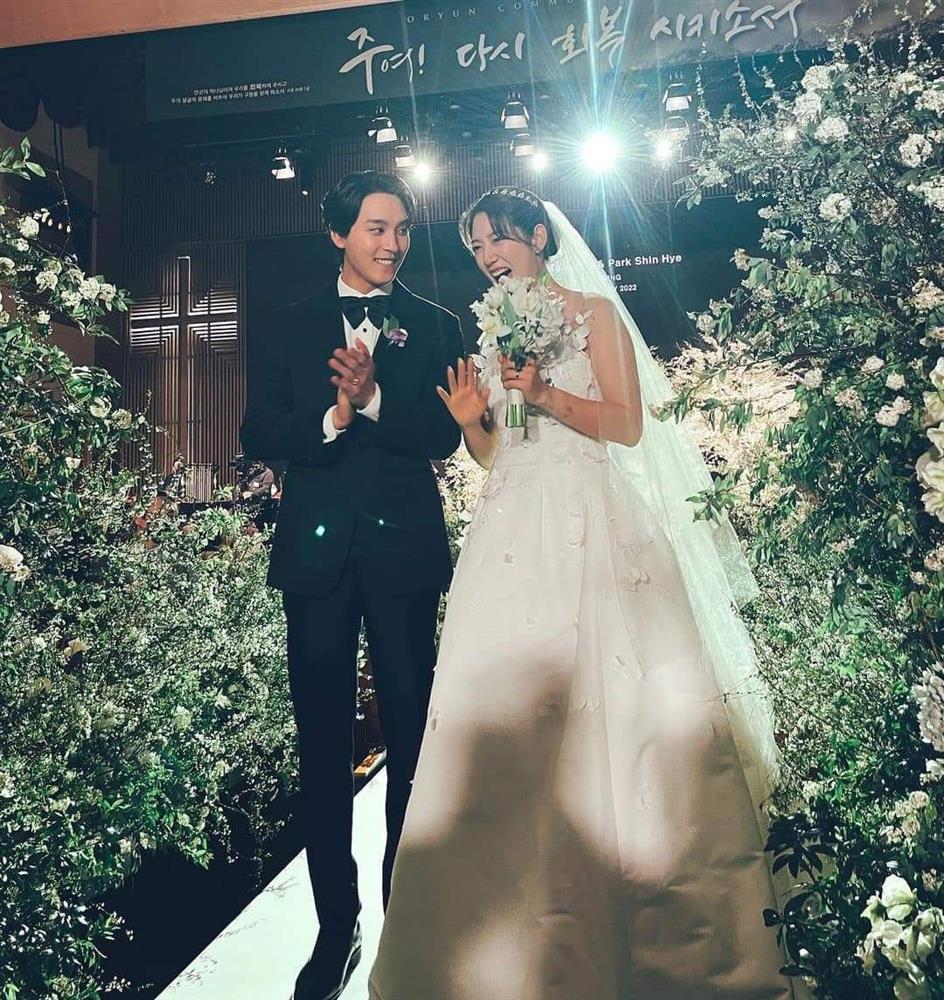 Lee Min Ho đến đám cưới tình cũ Park Shin Hye, nói câu hết hồn-2