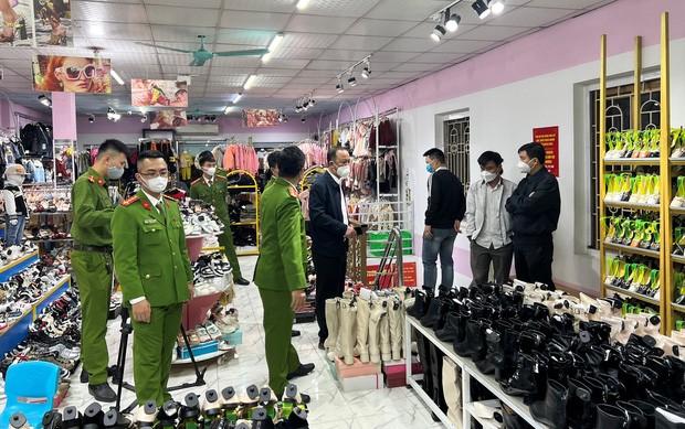 Diễn biến mới vụ nữ sinh bị chủ shop quần áo ở Thanh Hóa hành hung-2