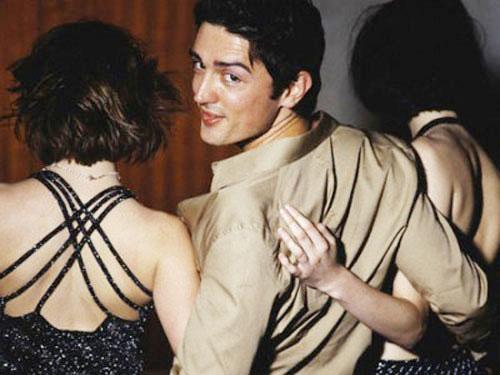 4 kiểu đàn ông ngựa hoang, vợ đẹp con khôn chẳng thuần hóa nổi-2