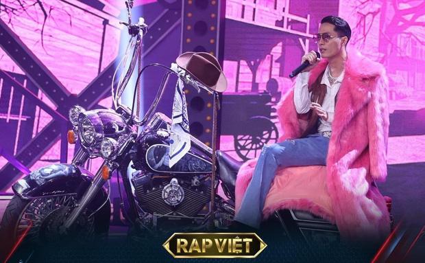 Sao quả tạ ám quẻ Binz xuyên qua cả 2 mùa Rap Việt-2