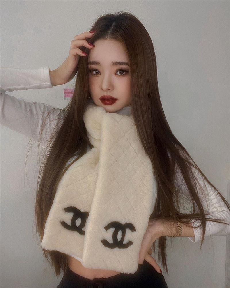 Bản sao Jennie suy sụp sau bê bối bị bóc mẽ ghiền hàng fake-1