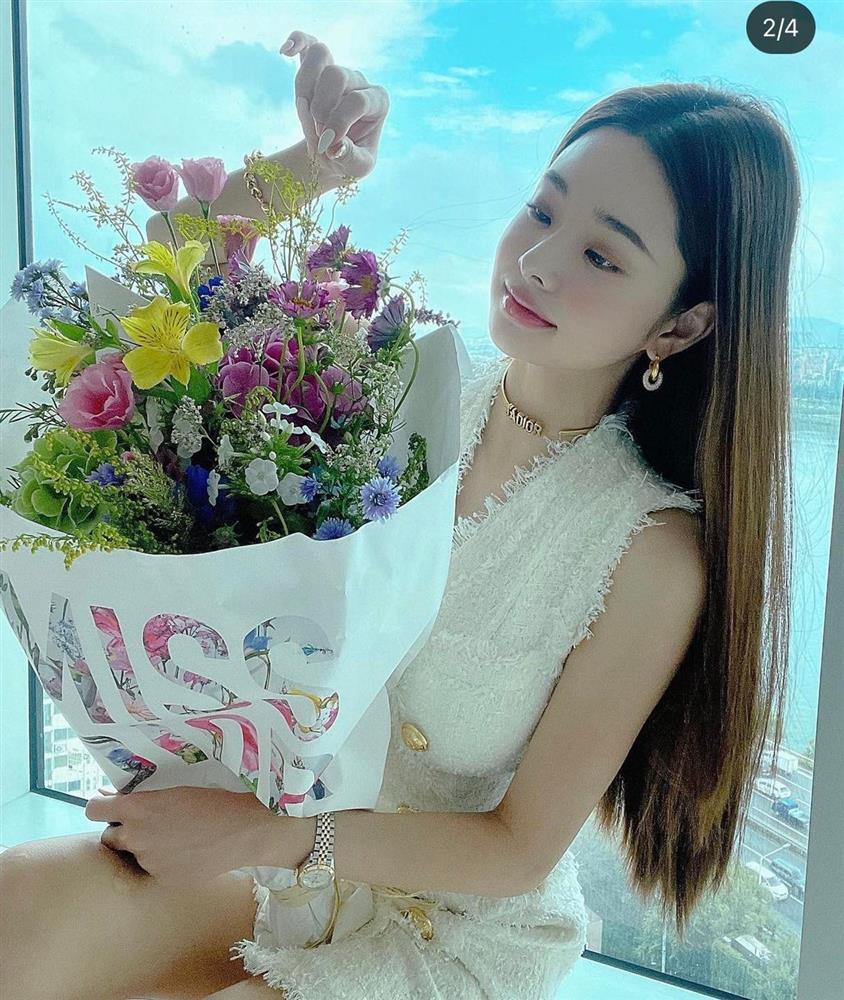 Bản sao Jennie suy sụp sau bê bối bị bóc mẽ ghiền hàng fake-3