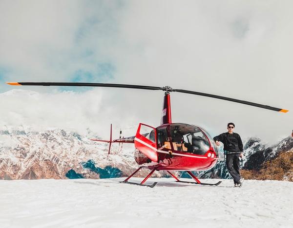 Chàng trai Việt chi 5 triệu phi trực thăng ngắm núi tuyết cao 5.600 m-3