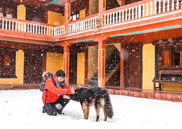 Chàng trai Việt chi 5 triệu phi trực thăng ngắm núi tuyết cao 5.600 m-6