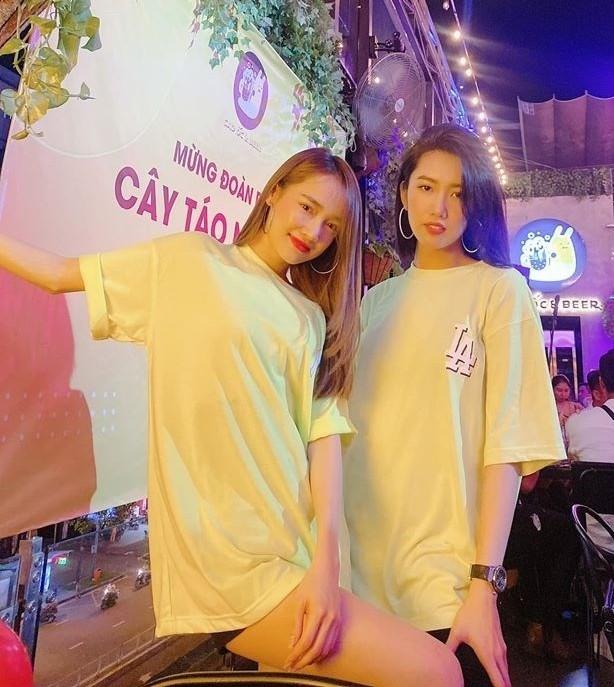 Nhã Phương và Thúy Ngân mê mặc đồ cặp như chị em sinh đôi-10