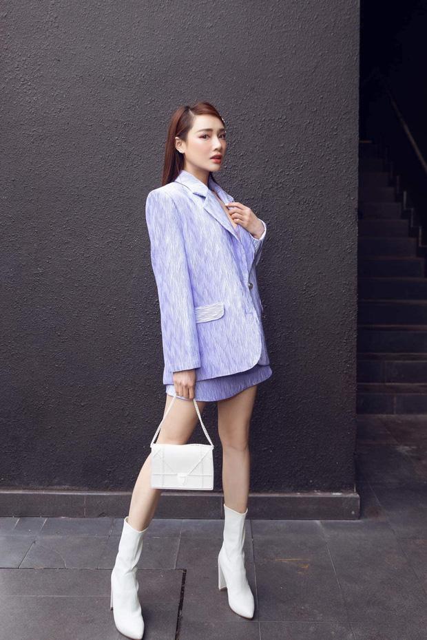 Nhã Phương và Thúy Ngân mê mặc đồ cặp như chị em sinh đôi-5