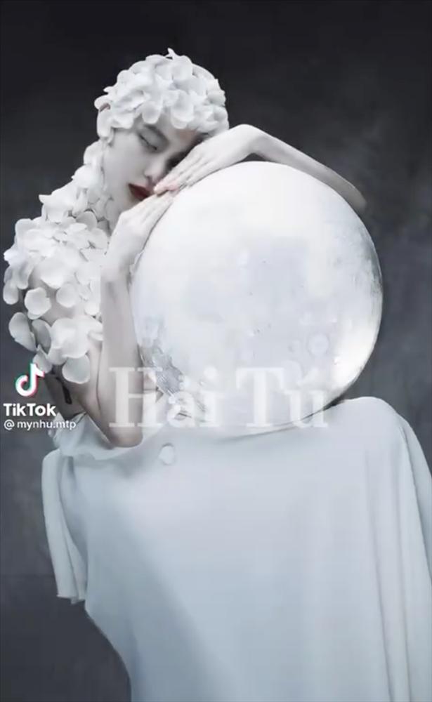 Hải Tú gây sốc với hình ảnh toàn thân trắng bệch, môi đỏ như máu-2