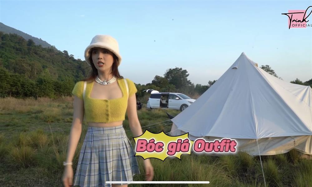 Ngọc Trinh thả rông lộ điểm nhạy cảm trong clip du hí camping-2