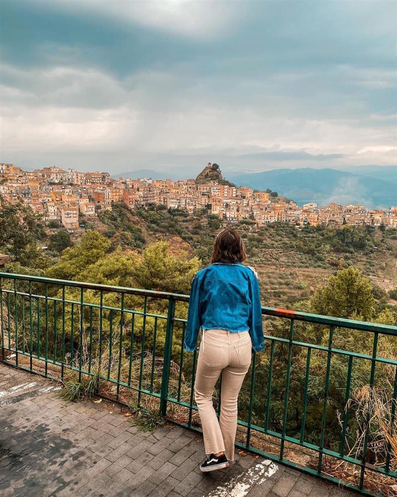 Nhiếp ảnh gia gây náo loạn vì bức ảnh 1 thị trấn ở Italy-3