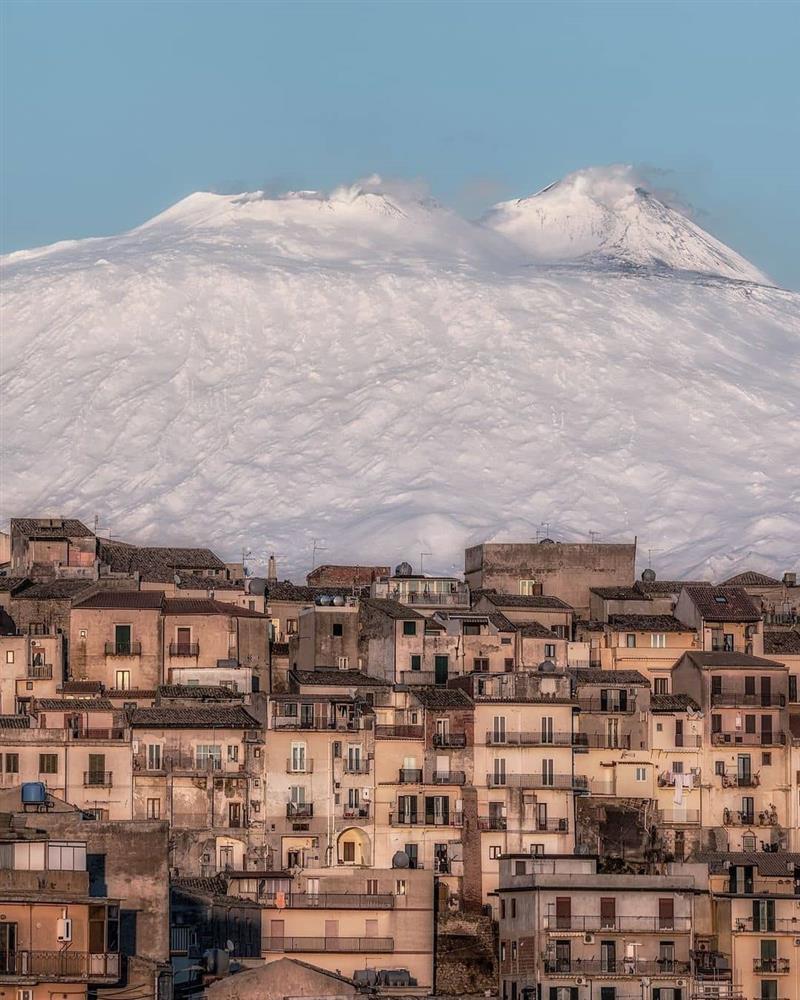 Nhiếp ảnh gia gây náo loạn vì bức ảnh 1 thị trấn ở Italy-6