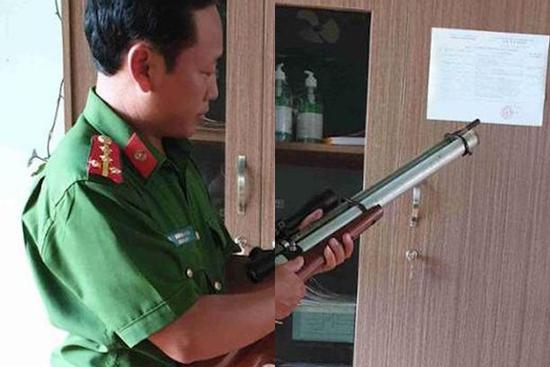 Bác ruột thử súng khiến cháu gái 4 tuổi trúng đạn tử vong