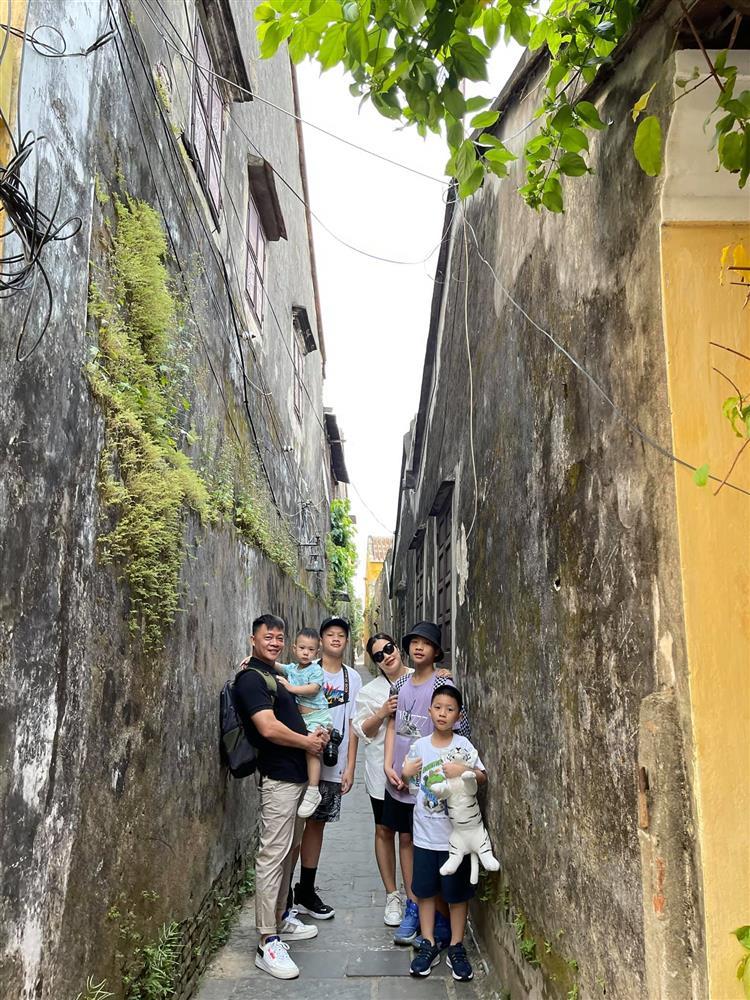 Bất ngờ cuộc sống hôn nhân của MC đông con nhất VTV-6