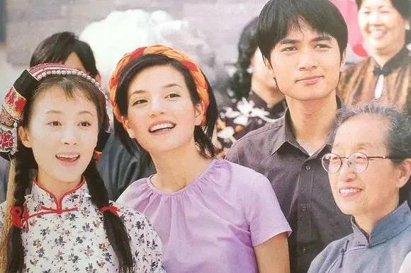 Điên nữ màn ảnh cưới đạo diễn sau 6 ngày quen, bị trù ẻo ly dị-2