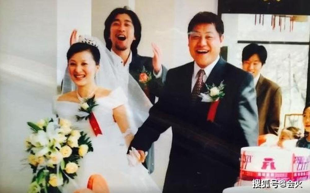 Điên nữ màn ảnh cưới đạo diễn sau 6 ngày quen, bị trù ẻo ly dị-4