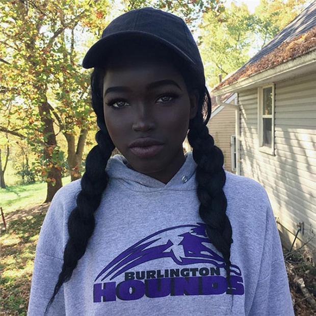 Cô gái da đen từng bị bố mẹ cấm ra đường 5 năm trước giờ ra sao?-3