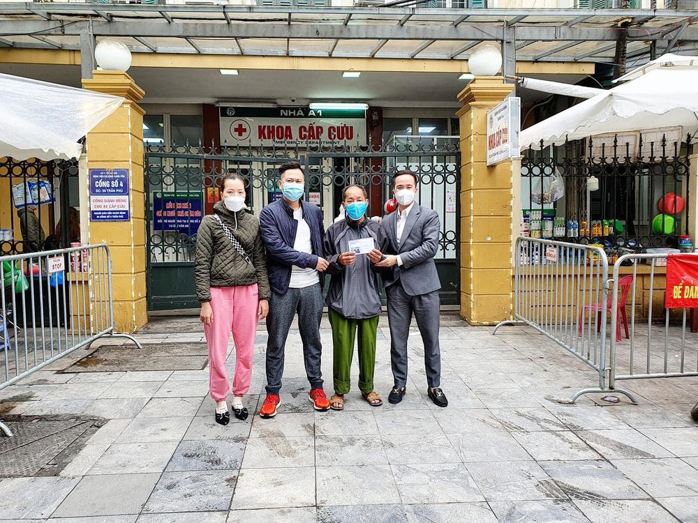 Bé gái 3 tuổi bị ghim 9 cái đinh vào đầu vẫn hôn mê sâu-2