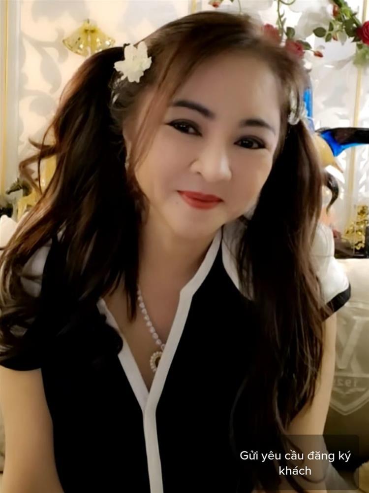 Bà Phương Hằng phong độ thất thường: Khi hack tuổi, lúc kém sắc-4