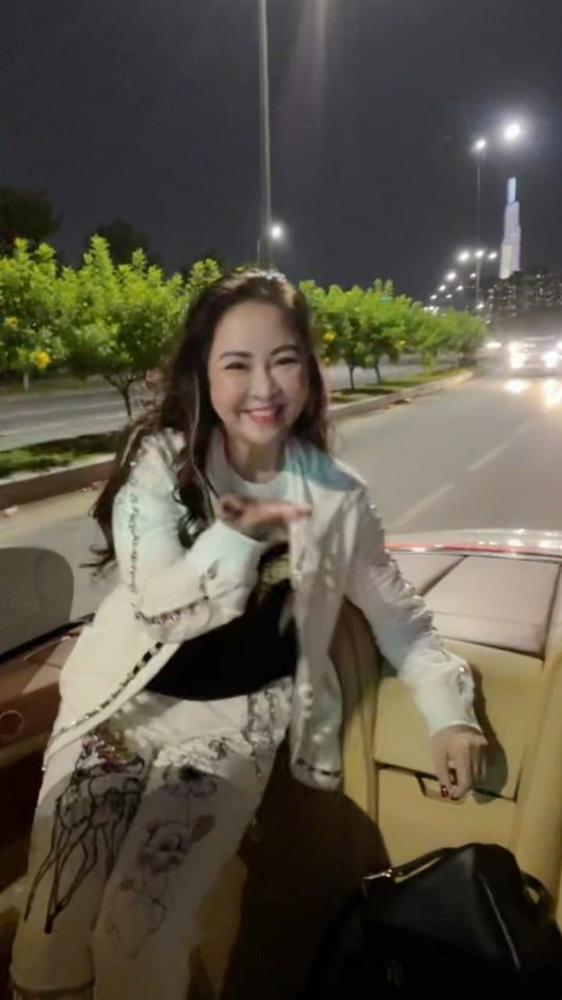 Bà Phương Hằng phong độ thất thường: Khi hack tuổi, lúc kém sắc-6