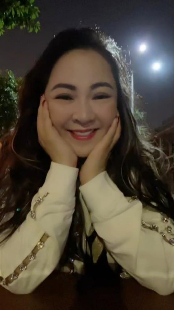 Bà Phương Hằng phong độ thất thường: Khi hack tuổi, lúc kém sắc-9