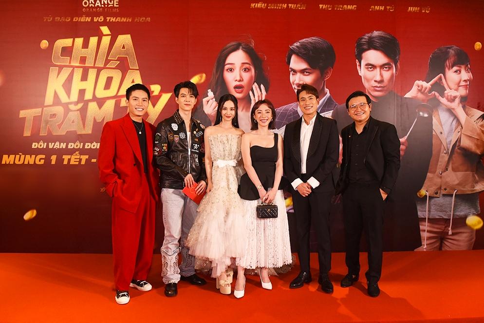 Hương Giang xuất hiện chớp nhoáng, Lan Ngọc bị bảo vệ làm khó-1