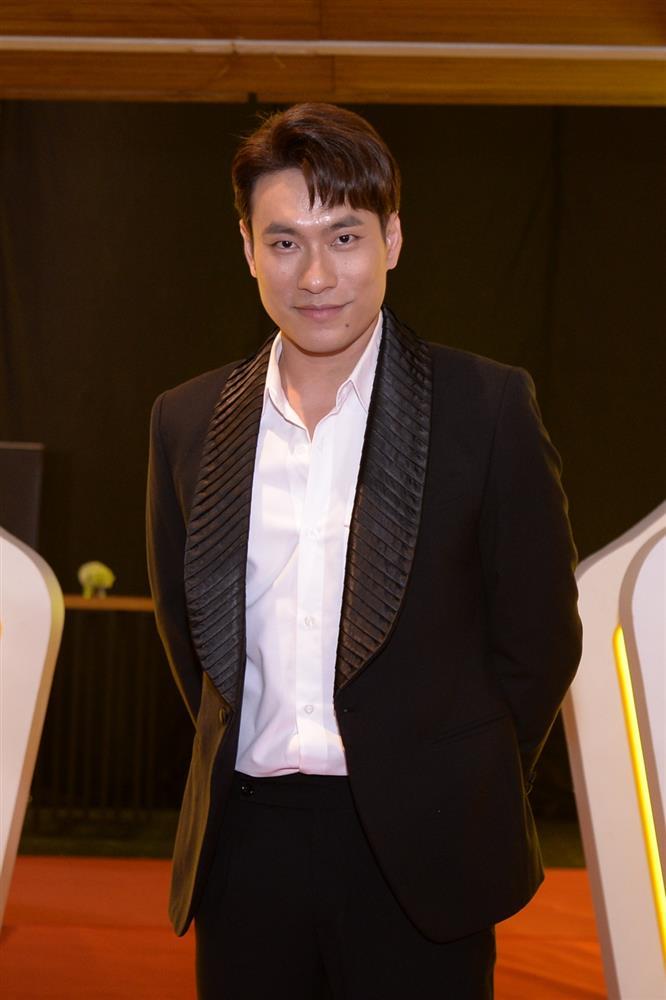 Hương Giang xuất hiện chớp nhoáng, Lan Ngọc bị bảo vệ làm khó-7