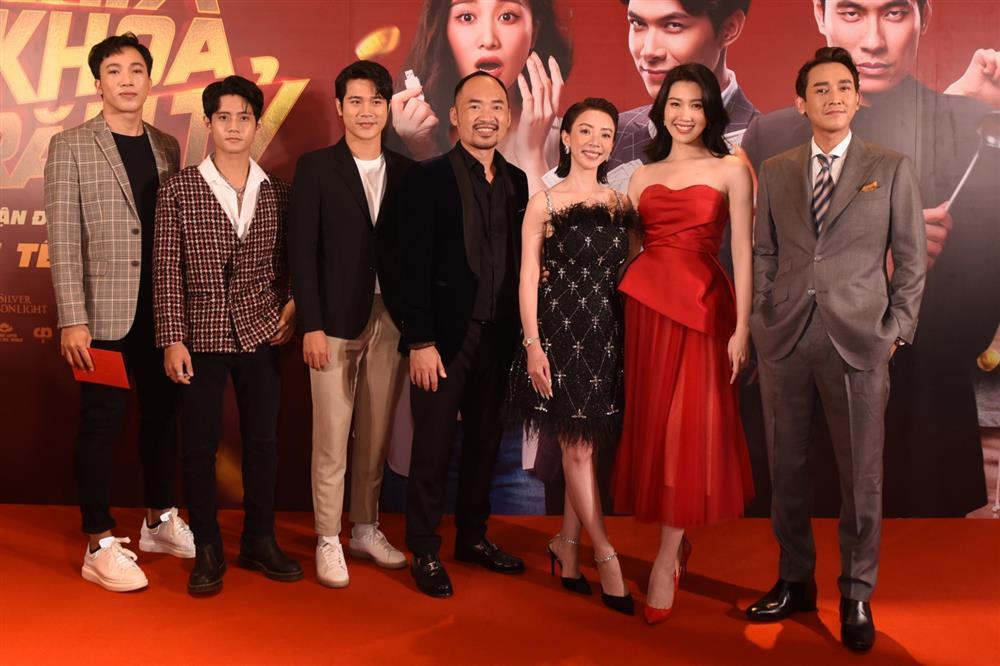 Hương Giang xuất hiện chớp nhoáng, Lan Ngọc bị bảo vệ làm khó-12