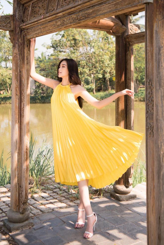 Thùy Tiên, HHen Niê và dàn mỹ nhân mặc đầm vàng đẹp nhất 2021-12