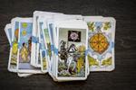 Bói bài Tarot thứ 3 ngày 25/1/2022: Có quý nhân chỉ điểm tài vận