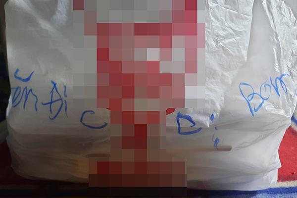 Khách bùng đồ ăn, cha để phần cho con gái kèm lời nhắn đắng chát-2