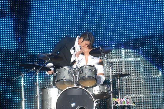 Những nụ hôn huyền thoại của idol Kpop khiến fan điên máu-6